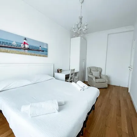 White Pearl - Citycenter - Large & Elegant Flat Apartment