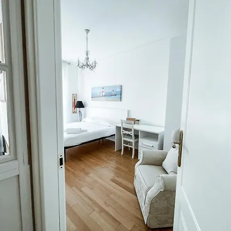 White Pearl - Citycenter - Large & Elegant Flat Apartment *